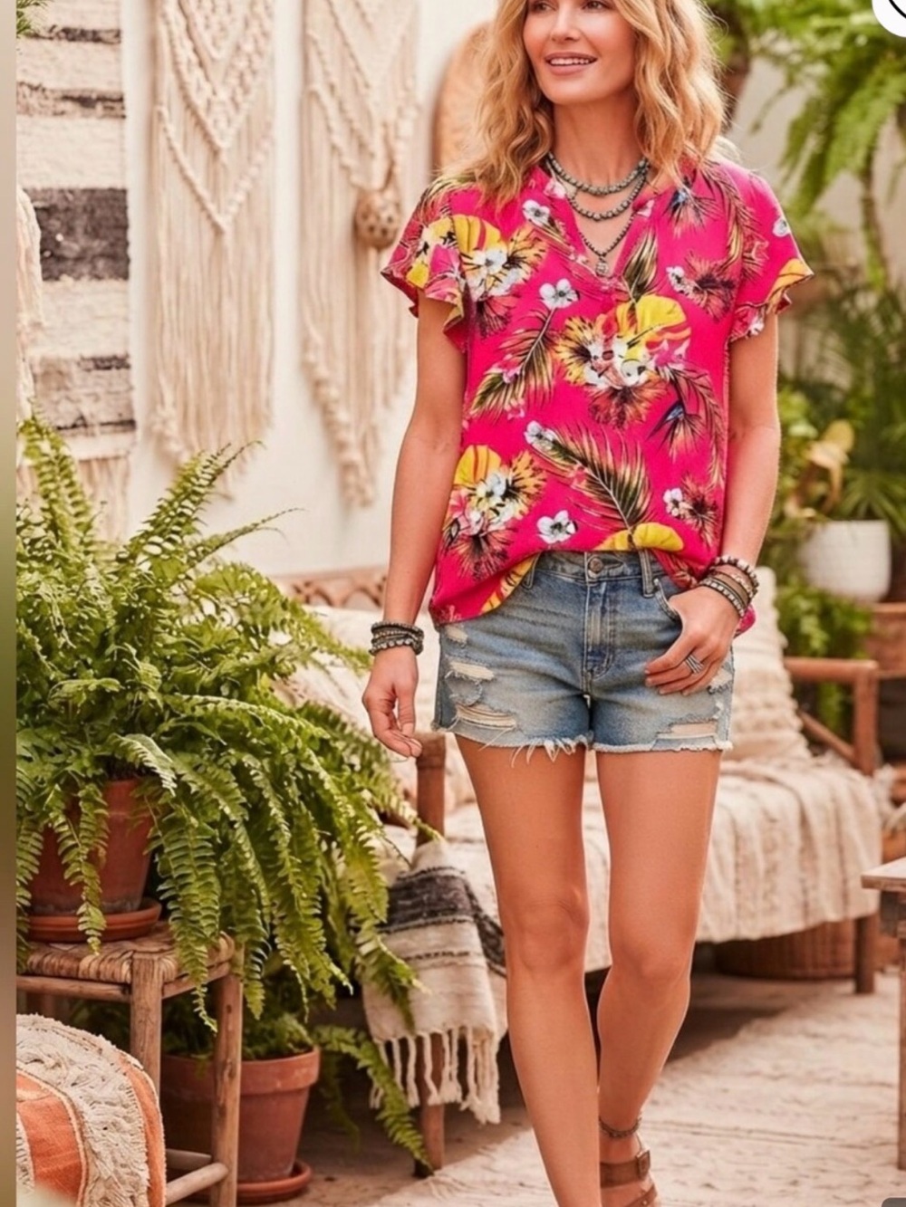 💕NWT Elizabeth & Nicole  Pink Tropical V-Neck Flutter Sleeve Blouse